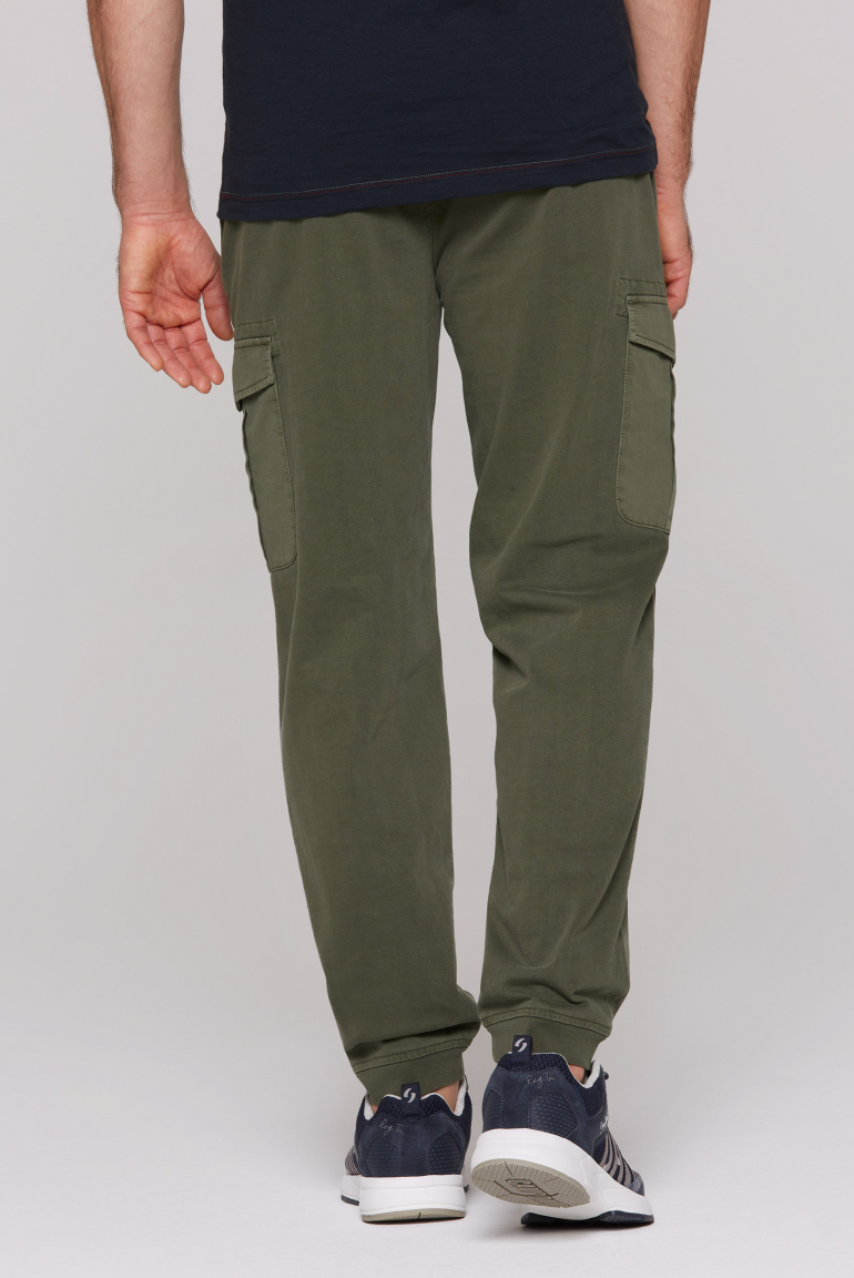 Cargohose im tonigen Materialmix