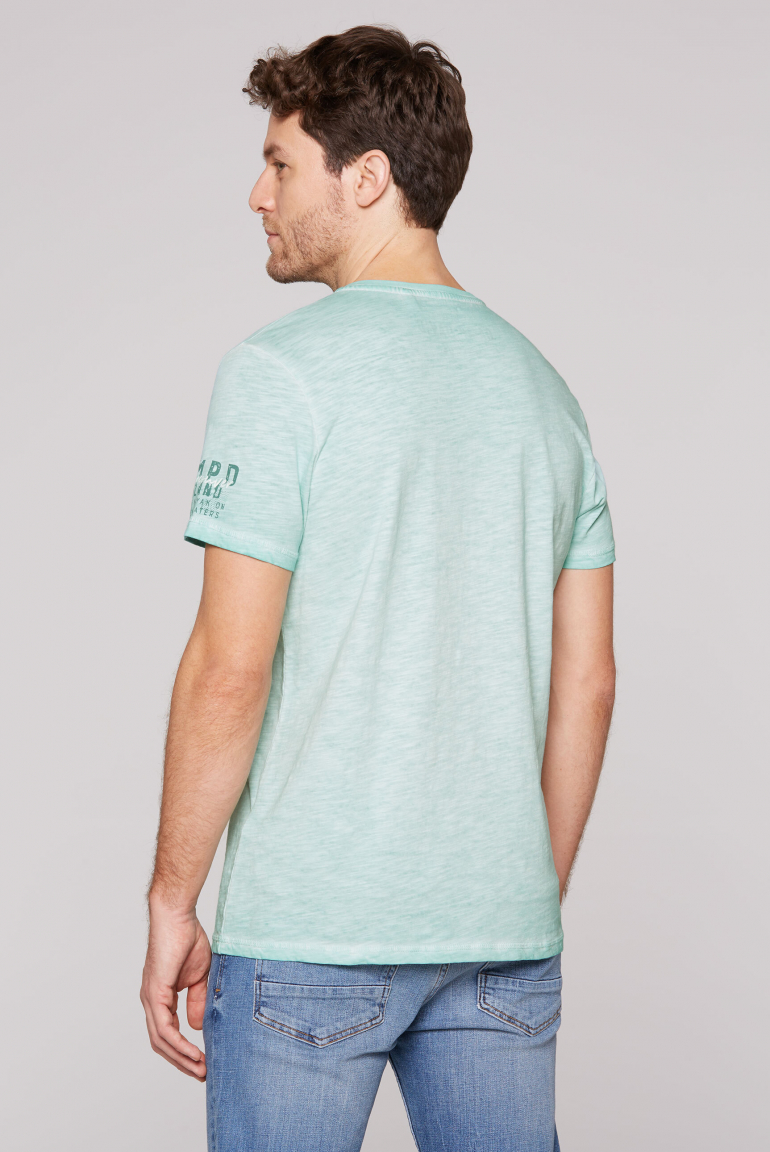 Henley-Shirt mit Used-Färbung und Artwork