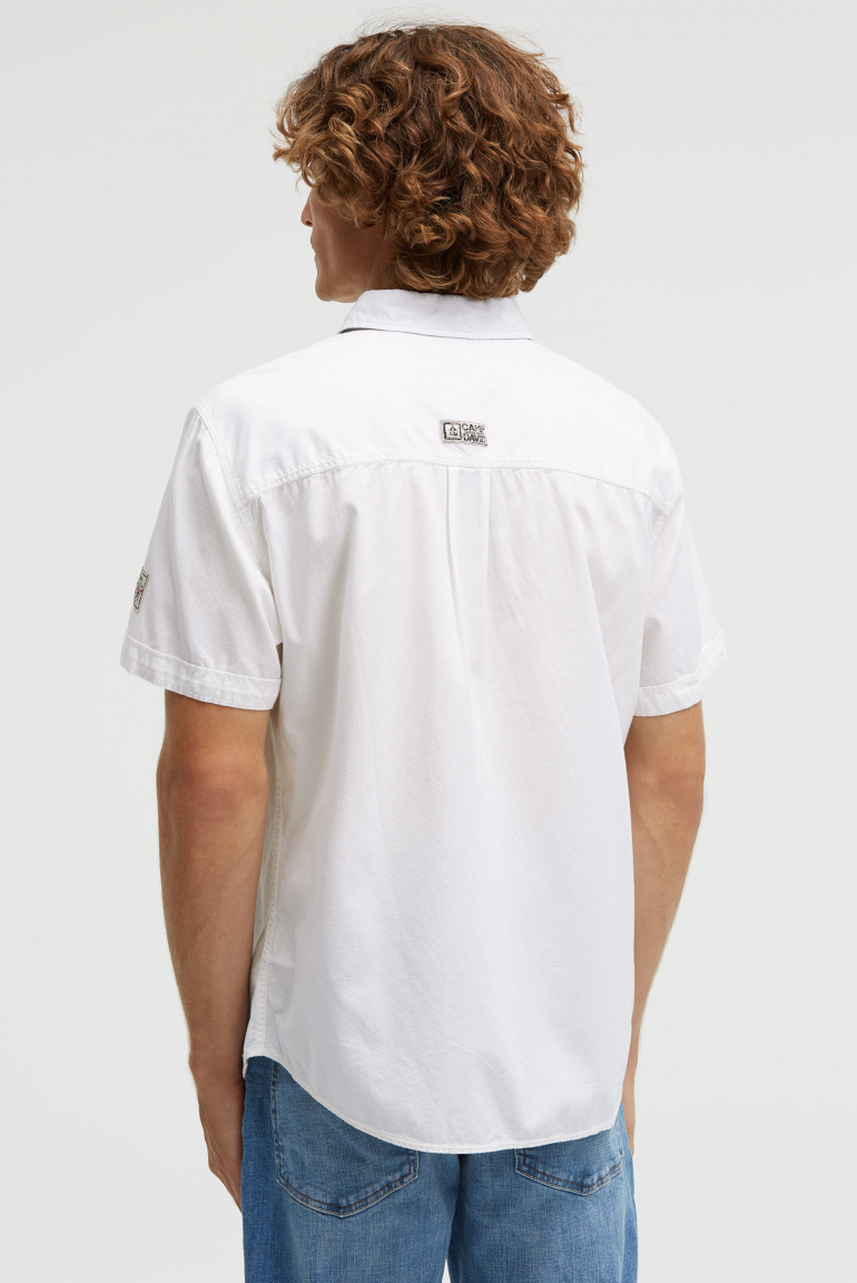 Kurzarmhemd mit diagonaler Dobby-Struktur