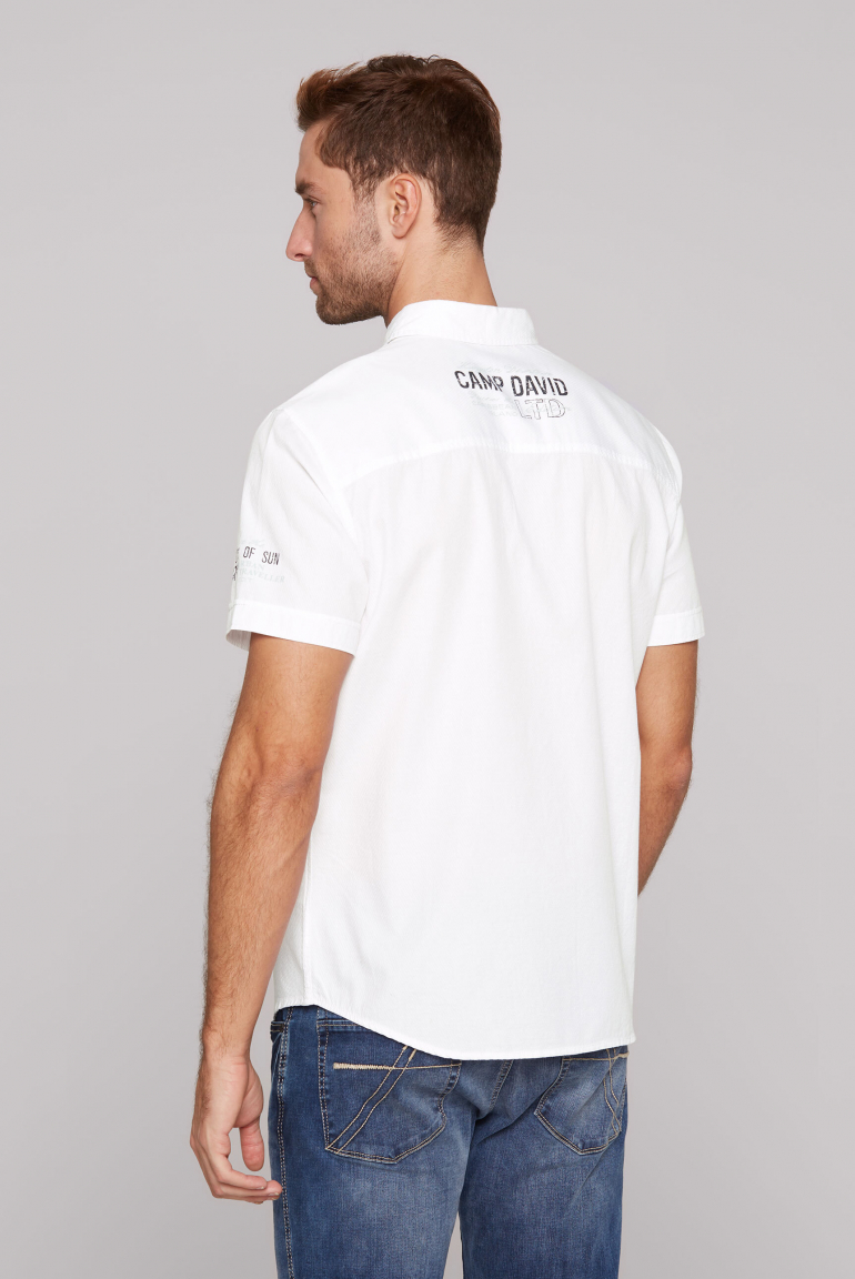 Kurzarmhemd mit Webstruktur und Logo Artworks