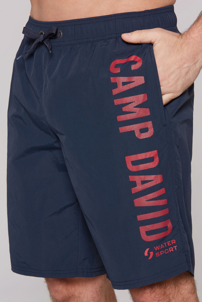 Lange Badeshorts mit Logo Design