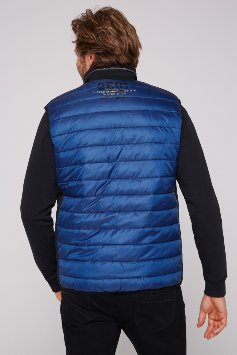 Leichte Steppweste mit Softshell-Details