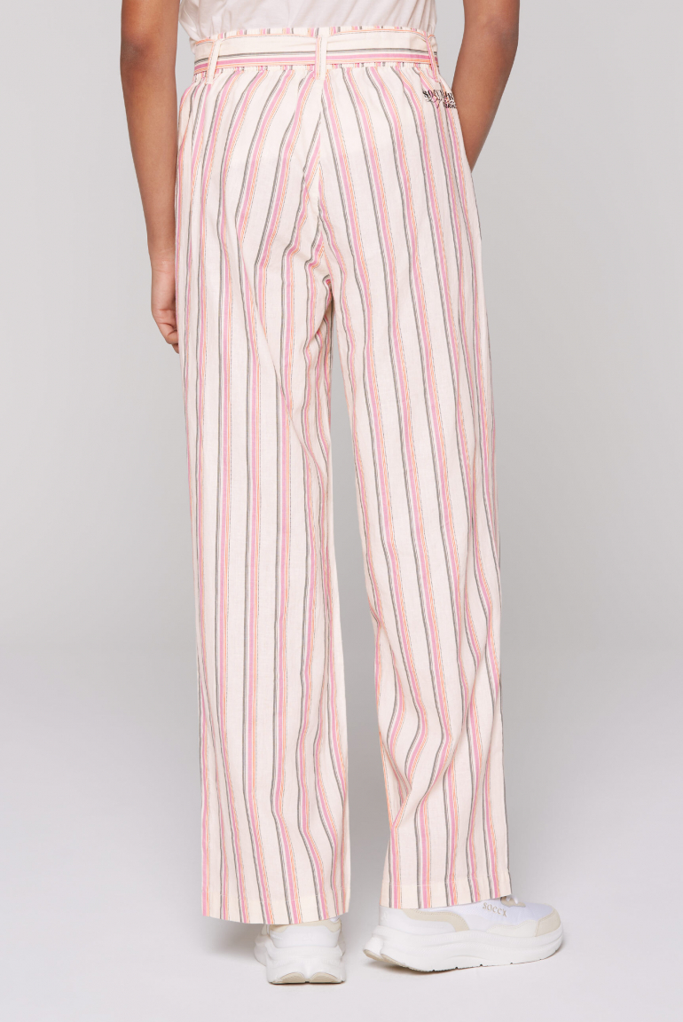 Leinenhose mit bunten Streifen und Bindegürtel