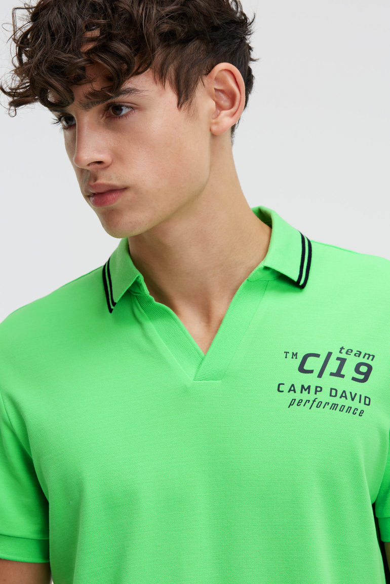 Pikee-Polo mit V-Neck und Rückeneinsatz