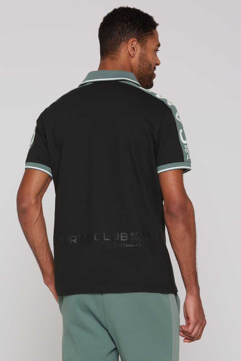 Pikee-Polo mit V-Neck und Schultereinsätzen
