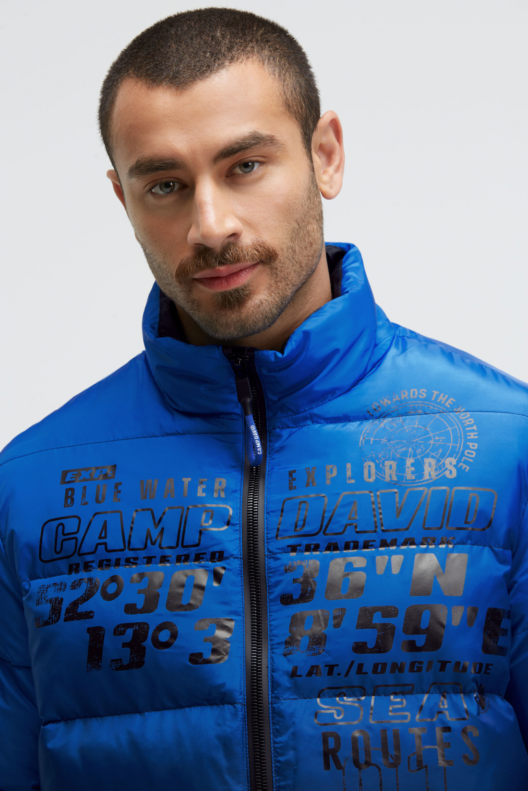 Steppjacke mit Dip-Dye-Effekt und Logo Prints