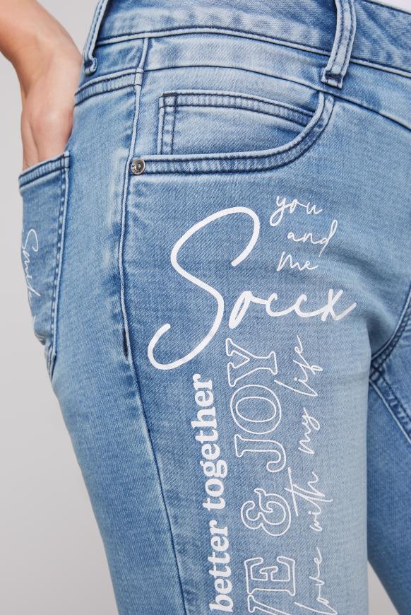 Jeans MI:RA mit Label Prints