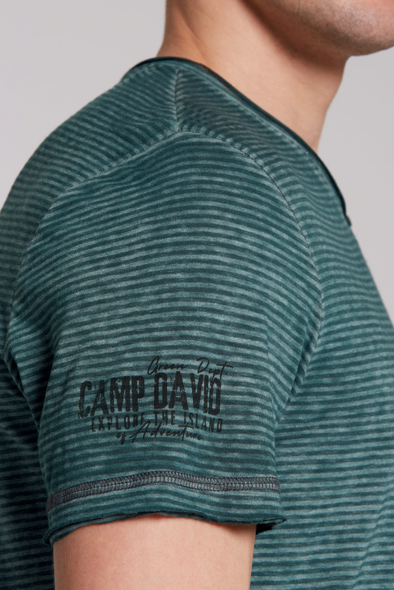 Ausbrenner-Shirt mit V-Neck und Prints
