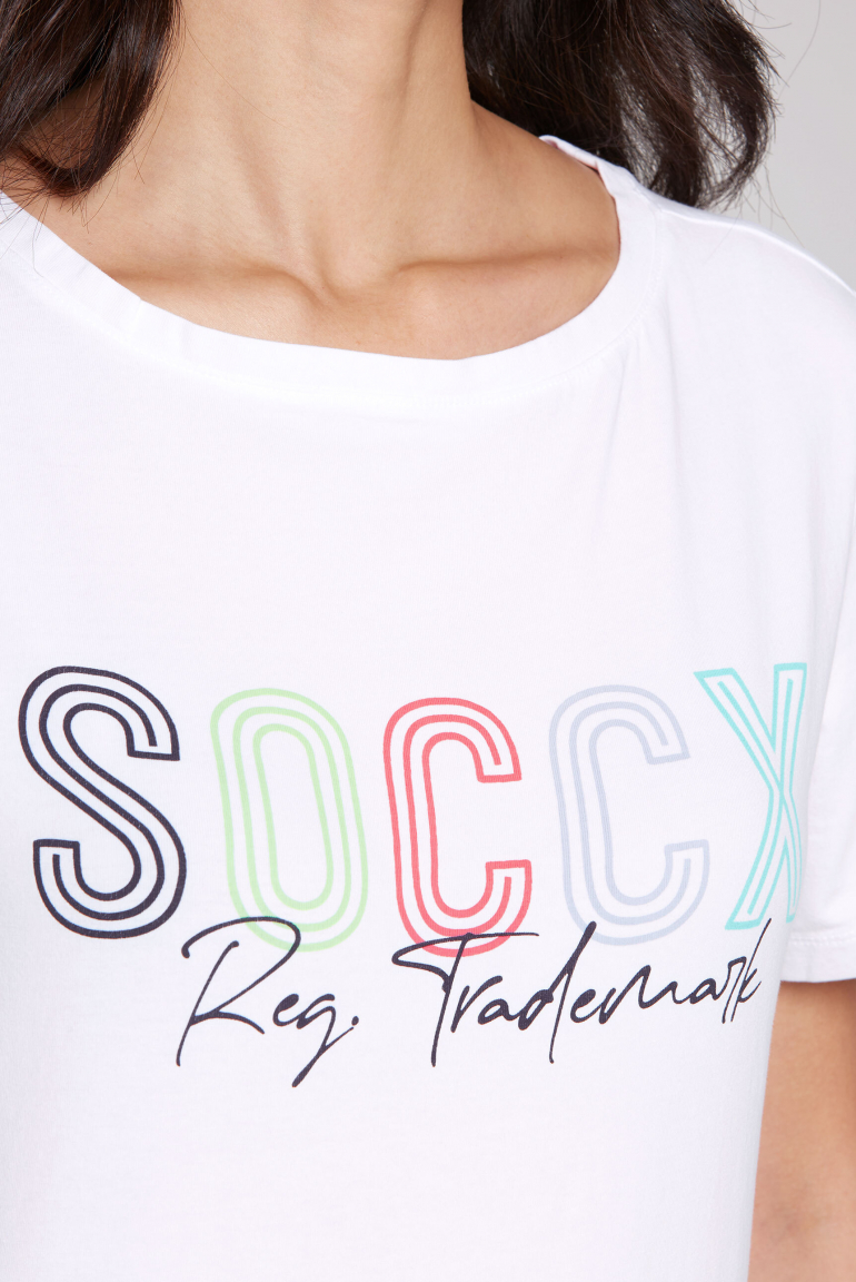 Basic T-Shirt mit U-Boot-Ausschnitt und Logo