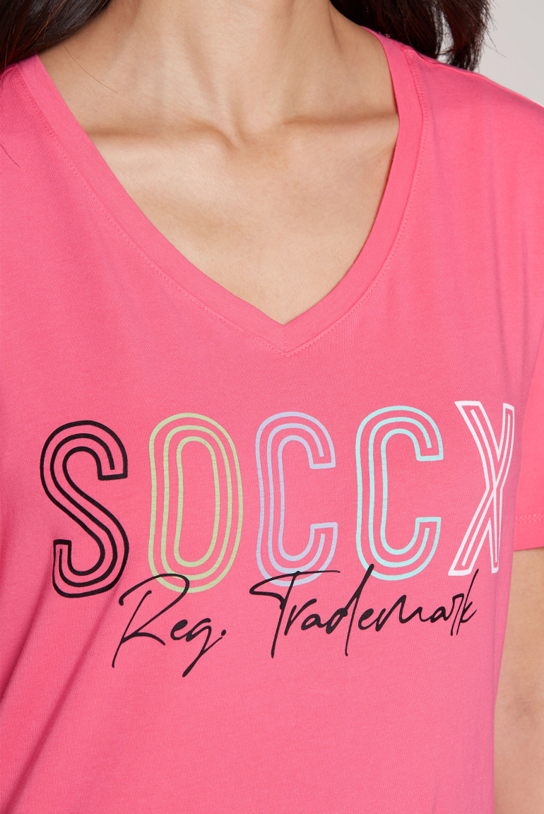 Basic T-Shirt mit V-Ausschnitt und Logo