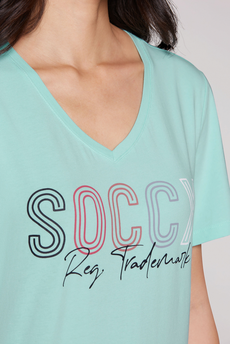 Basic T-Shirt mit V-Ausschnitt und Logo