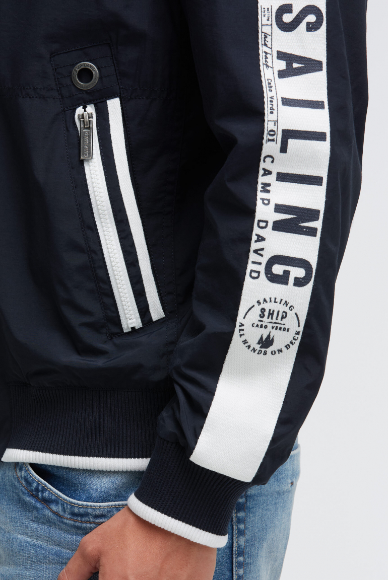 Blouson mit Logo-Tapes und Artworks