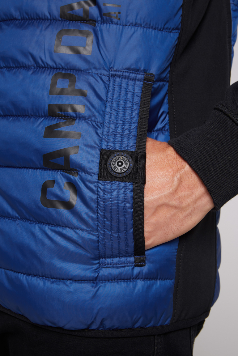 Leichte Steppweste mit Softshell-Details