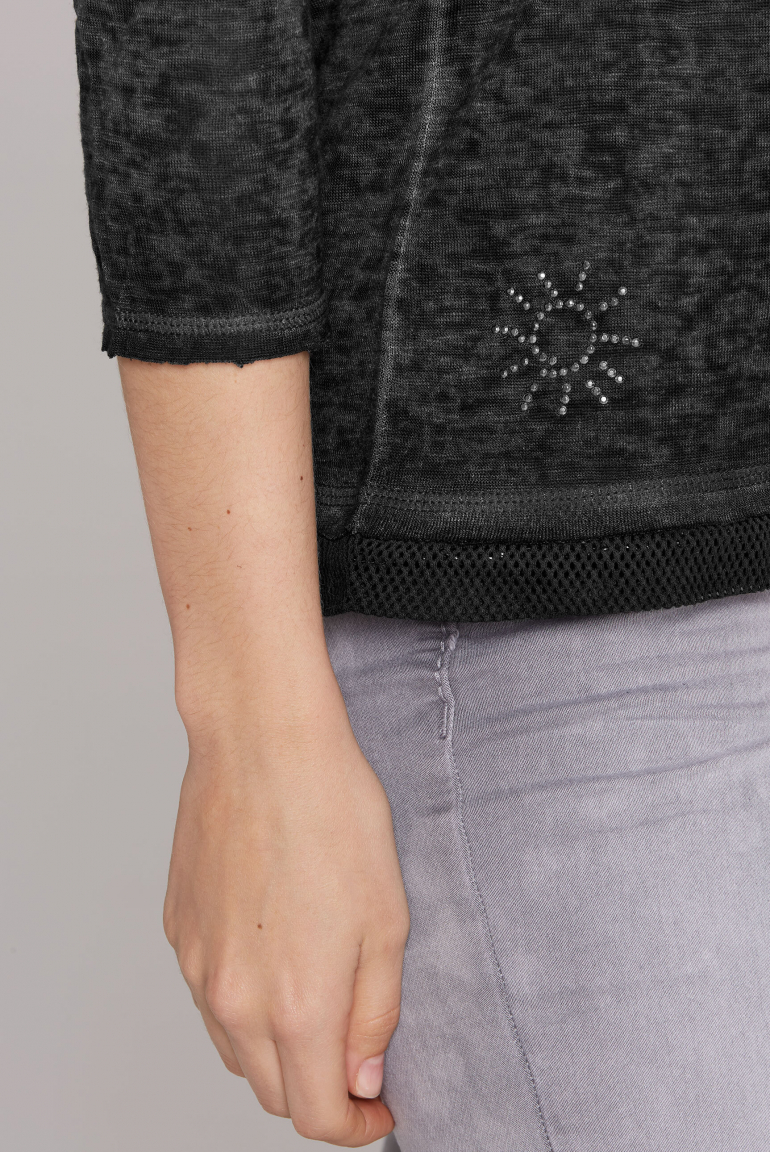 Leichtes V-Shirt mit Mesh-Details