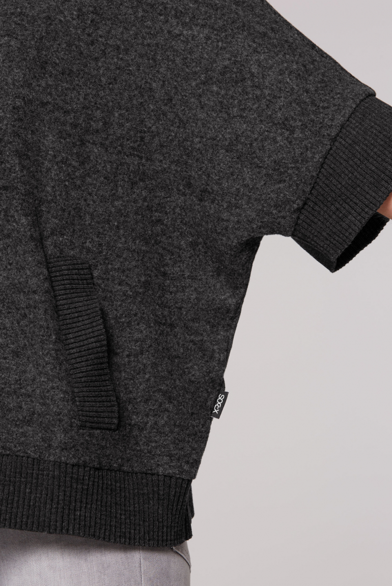 Oversized Pullover mit Stehkragen und Taschen