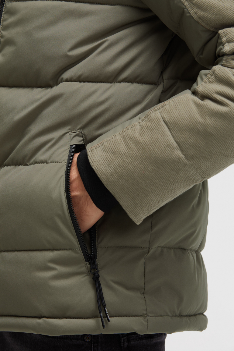 Steppjacke im Materialmix mit Kapuze