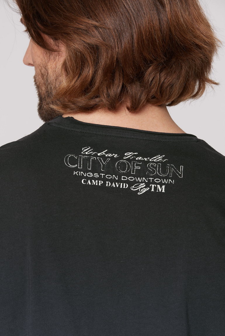 T-Shirt Dip Dye mit Used Print