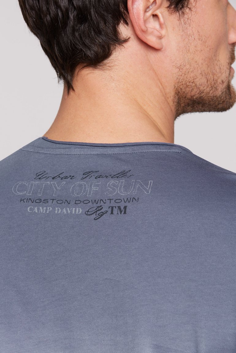 T-Shirt Dip Dye mit Used Print
