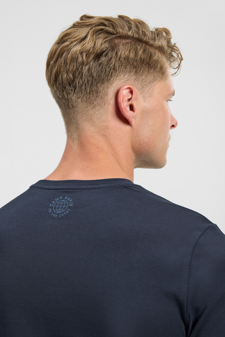 T-Shirt mit Logo Artwork