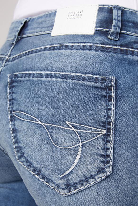 Jeans MI:RA mit zweifarbigen Nähten