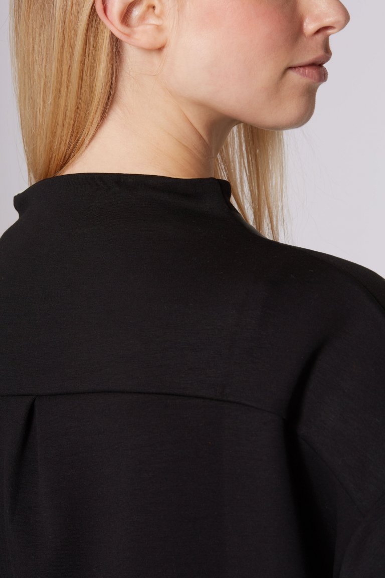 Boxy-Shirt mit XL-Wording und Schmucksteinen