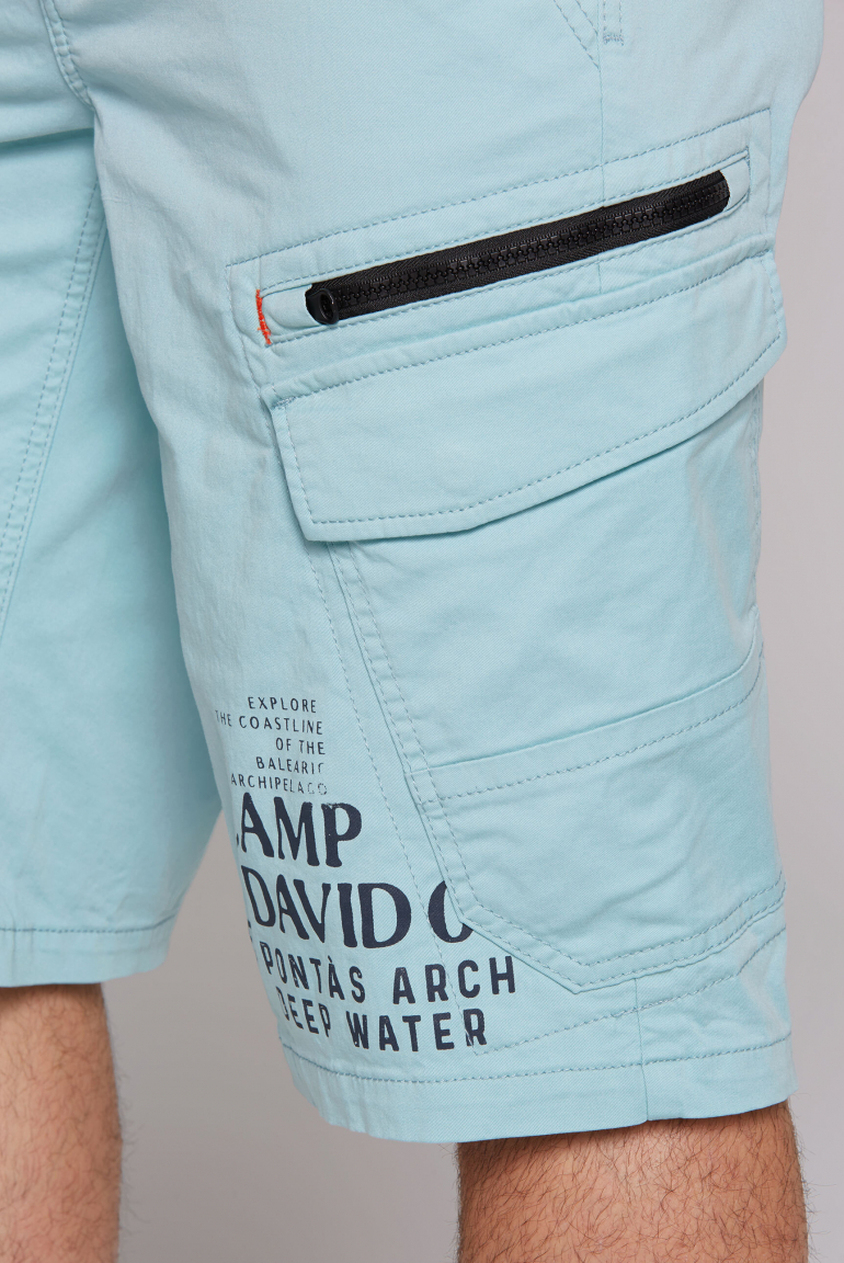 Cargo Shorts mit Label Prints