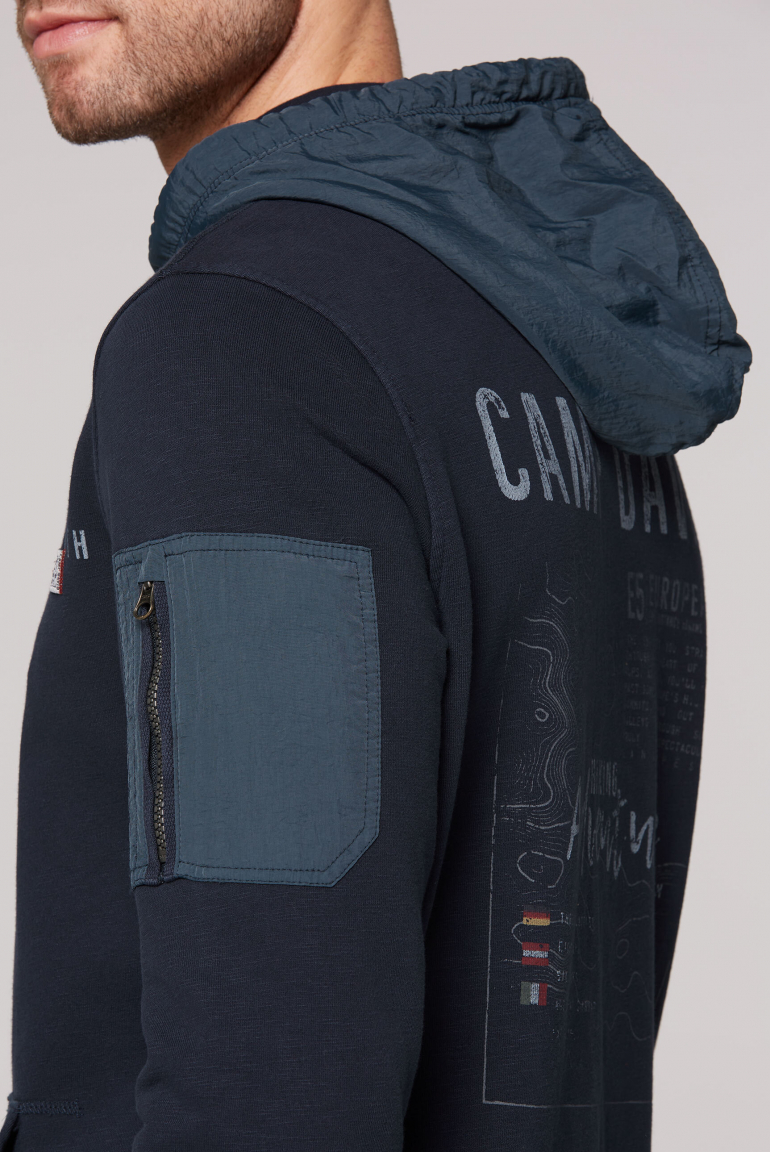 Hoodie im Materialmix mit Rücken-Print