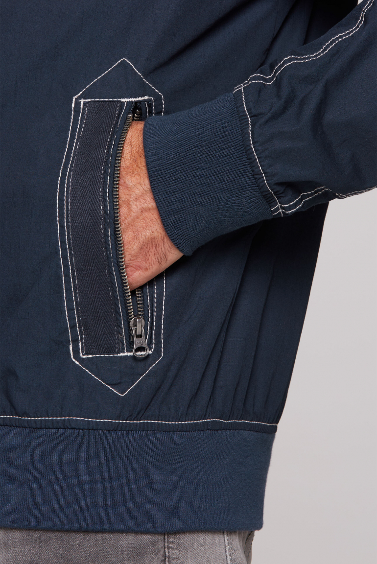 Stone Washed Blouson mit Kapuze und Artworks