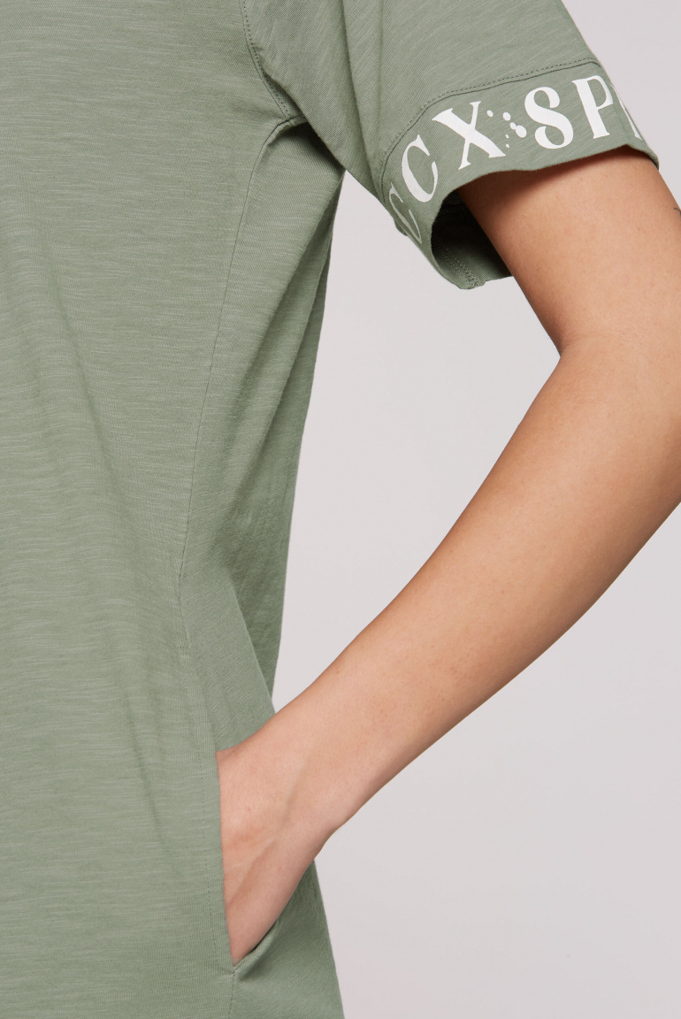 T-Shirt-Kleid mit Logo-Saum am Ärmel