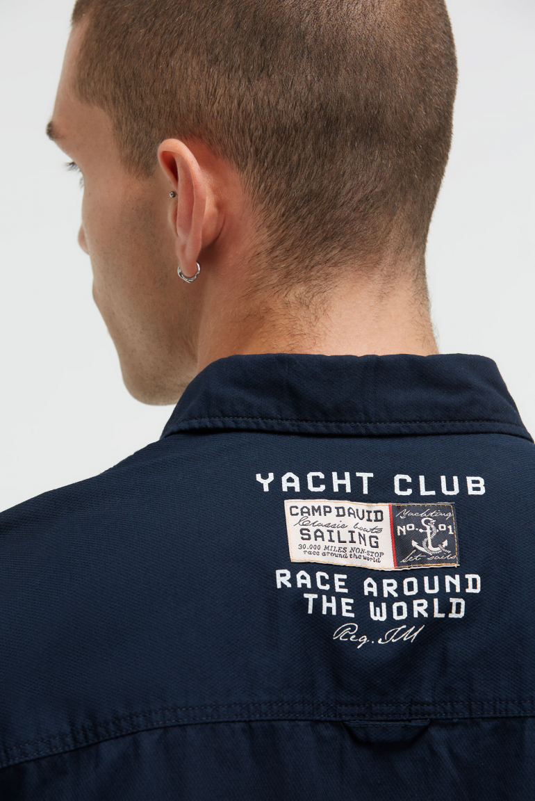 Strukturiertes Langarmhemd mit Logo-Applikationen