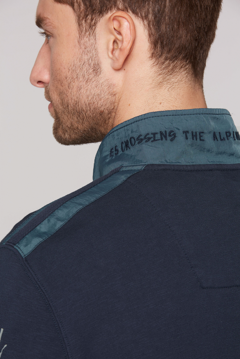 Sweatjacke im Materialmix mit Artworks